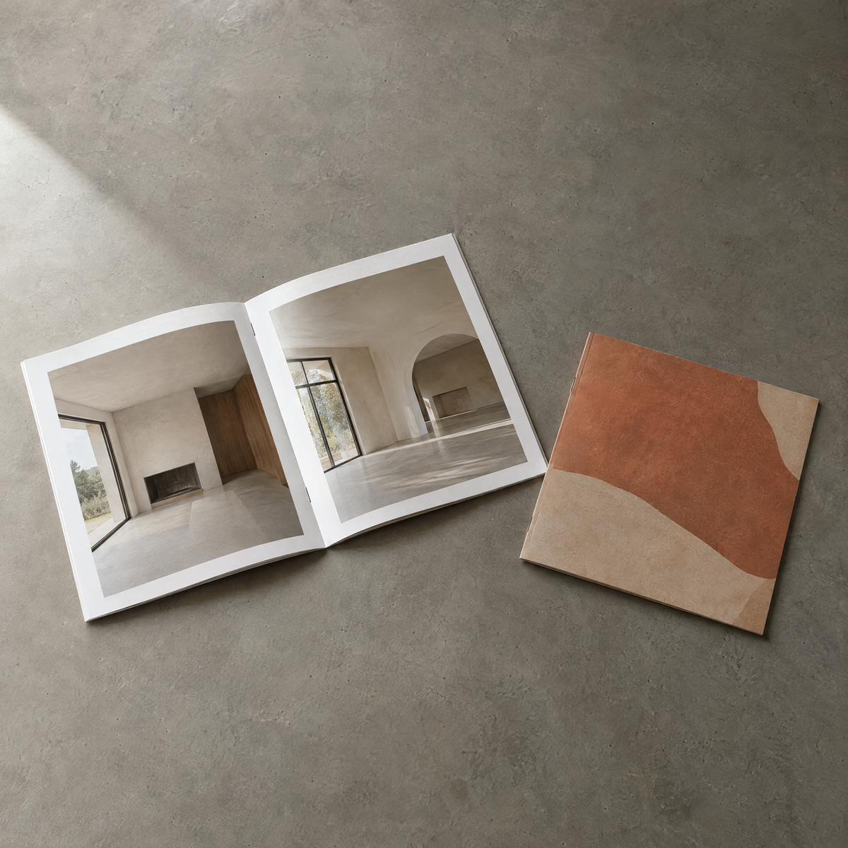 Broșură pătrată de 21 × 21 cm deschisă, cu fotografii de interior pe toată pagina (imagine generată cu AI)