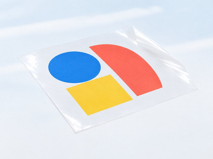 Film DTF transparent cu forme colorate printate, cu un colț ridicat