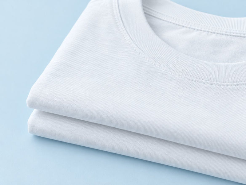 Tricou alb din bumbac, împăturit